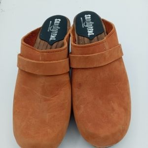 Sandgrens Suede Slip On mules Wooden Block heal Strap Across top of foot